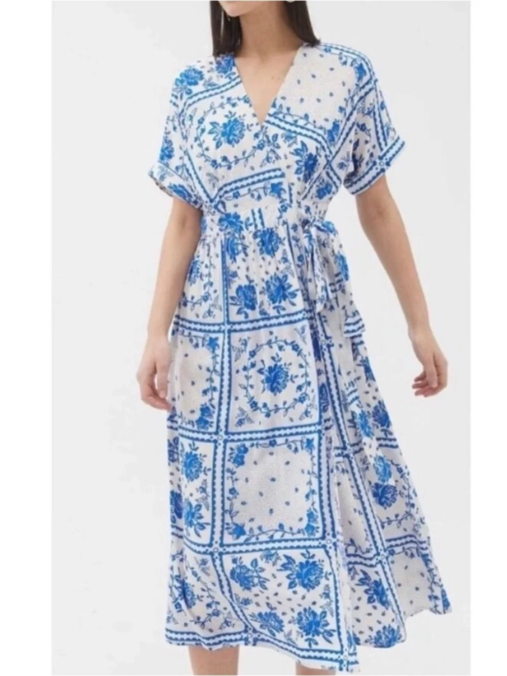 URBAN OUTFITTERS WOMENS GABRIELLE BLUE FLORAL MIDI WRAP DRESS SMALL
